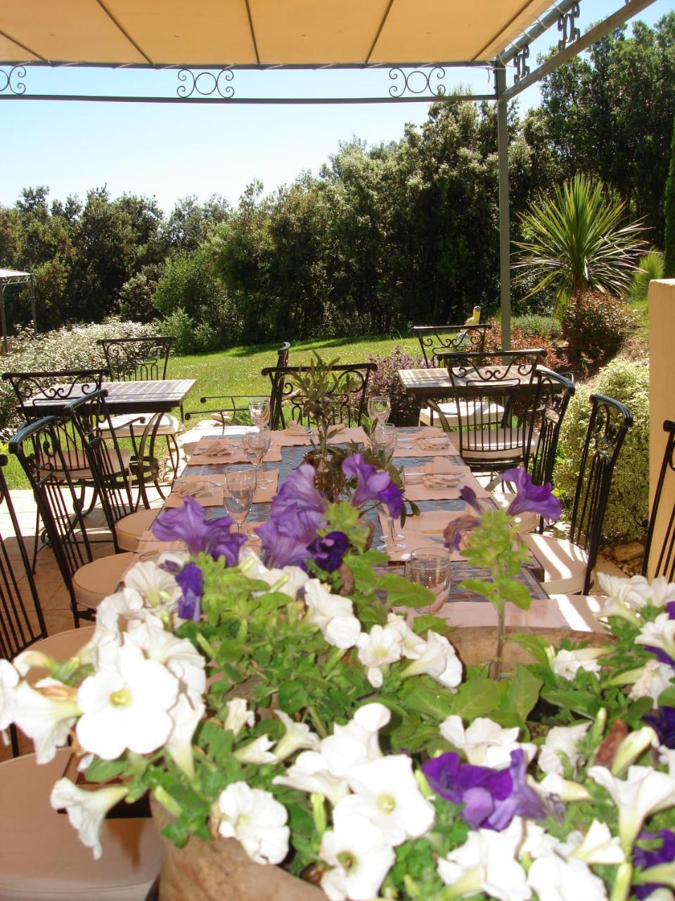 Hotel Restaurant Le Gardon - Pont du Gard Collias Extérieur photo